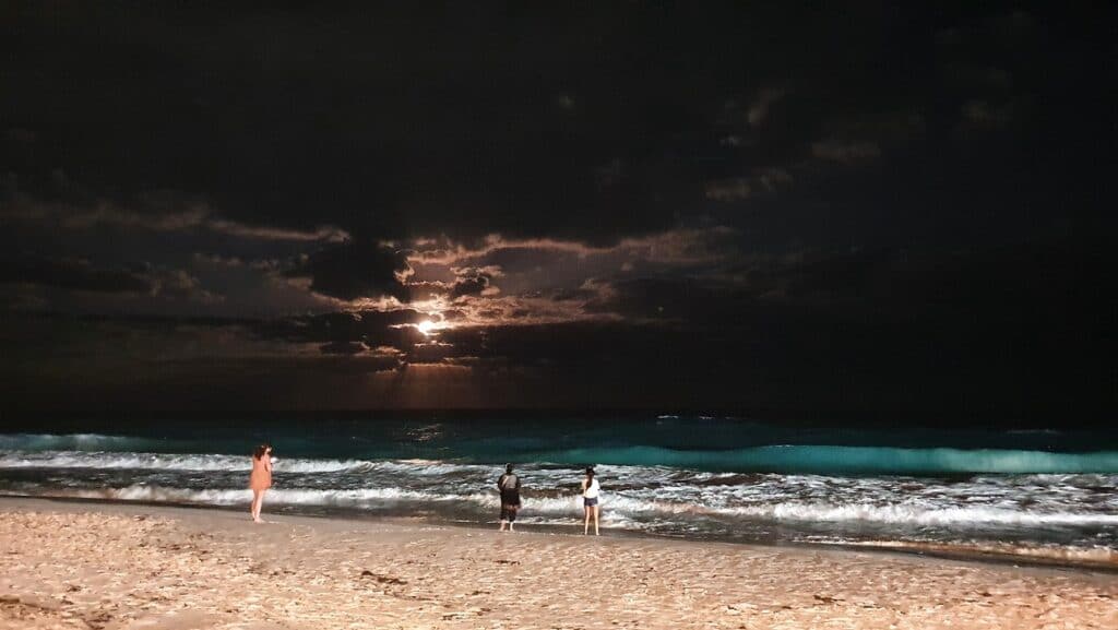 Cancun full moon